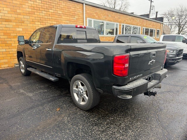 2016 Chevrolet Silverado 2500HD LTZ photo 3