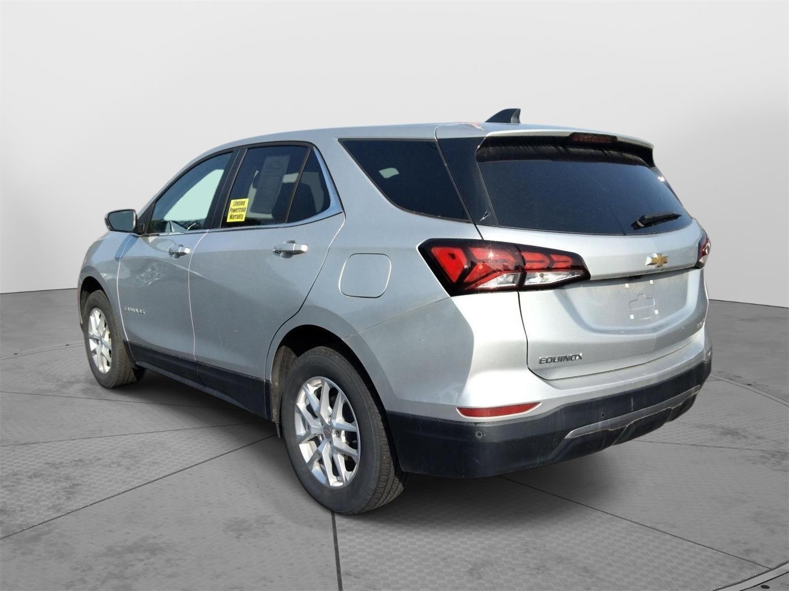 2022 Chevrolet Equinox LT photo 3