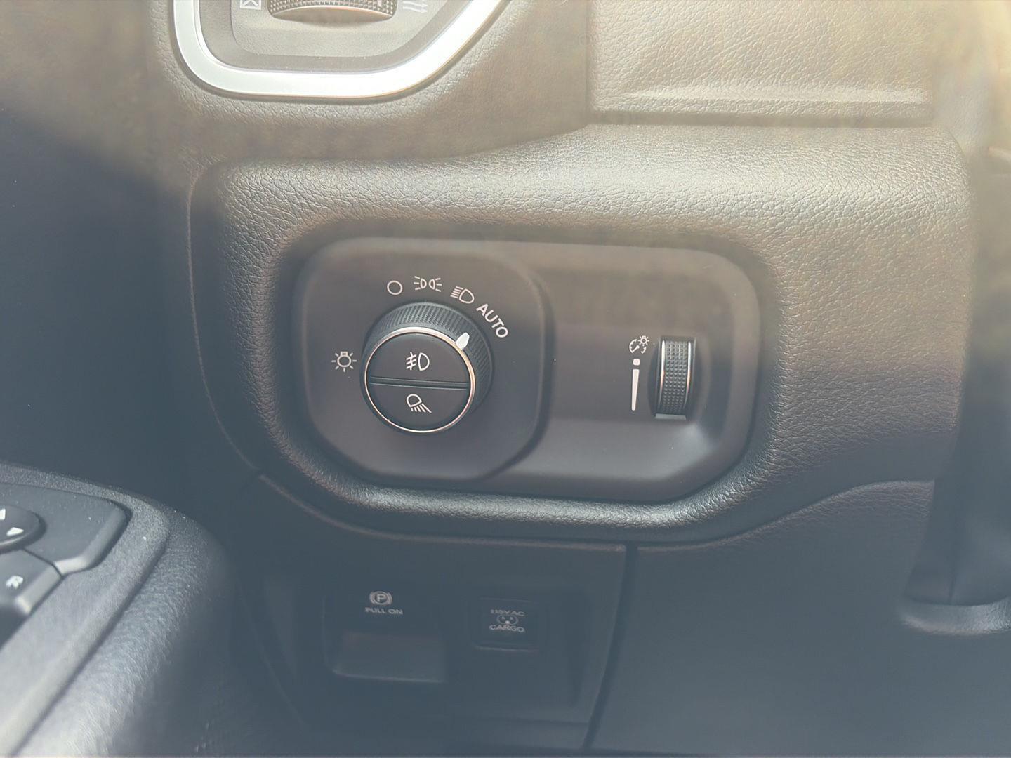 2026 RAM 1500 Express - Photo 19