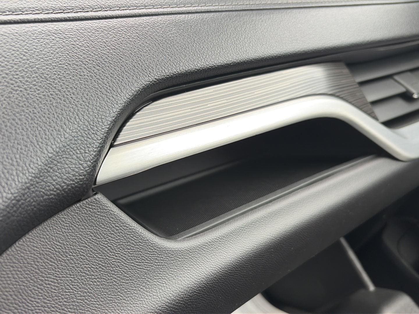 2024 GMC Terrain SLE - Photo 26