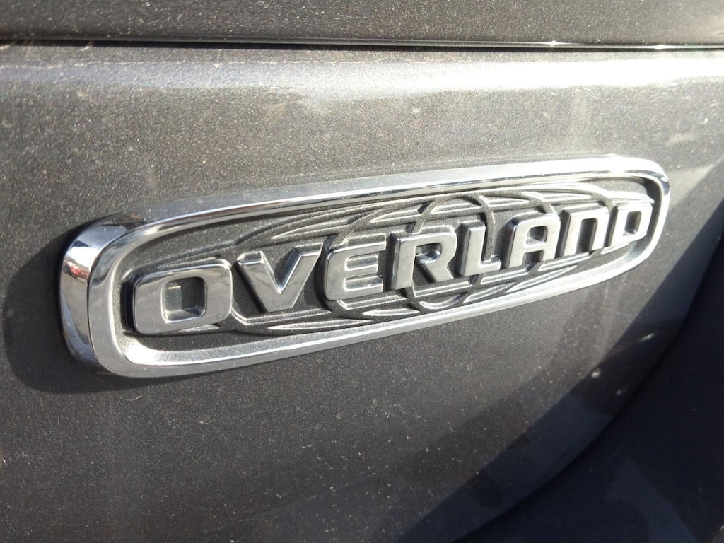 2022 Jeep Grand Cherokee Overland photo 4