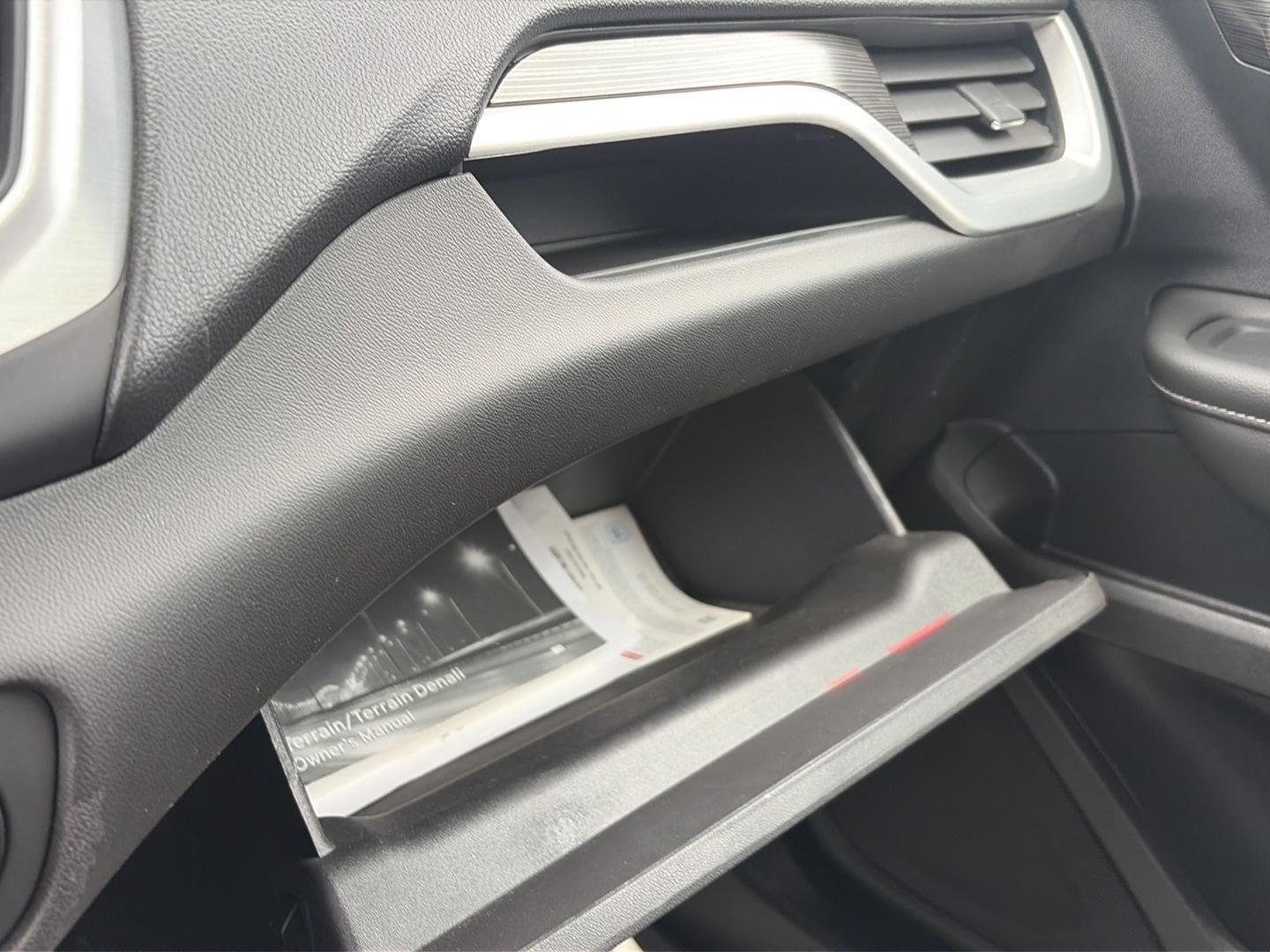2024 GMC Terrain SLE - Photo 25