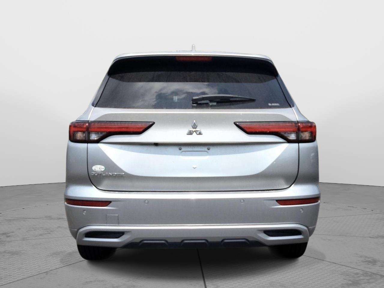 2023 Mitsubishi Outlander SEL Black Edition photo 4