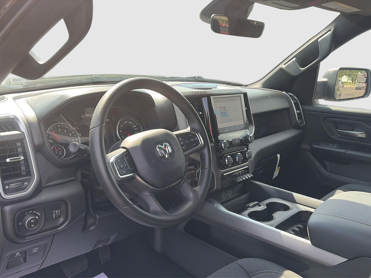 2026 RAM 1500 Express - Photo 11