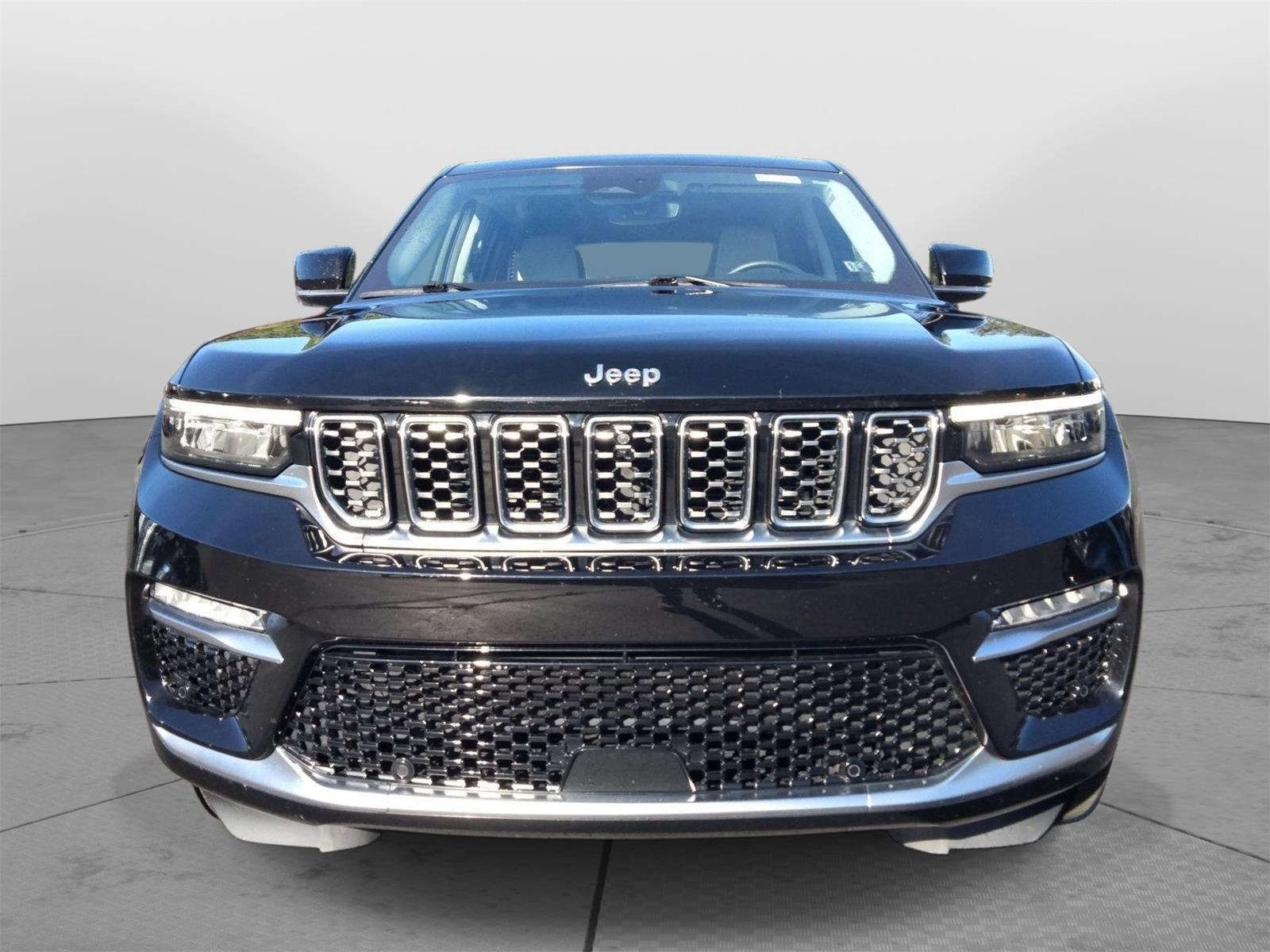 2022 Jeep Grand Cherokee Summit photo 2