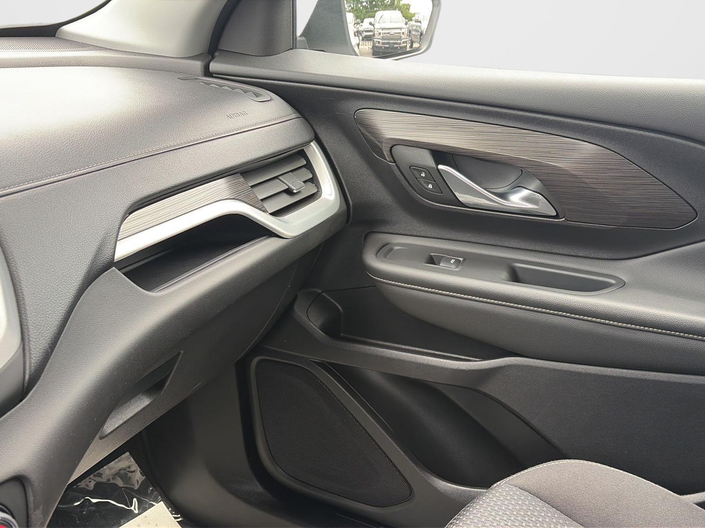 2024 GMC Terrain SLE - Photo 24
