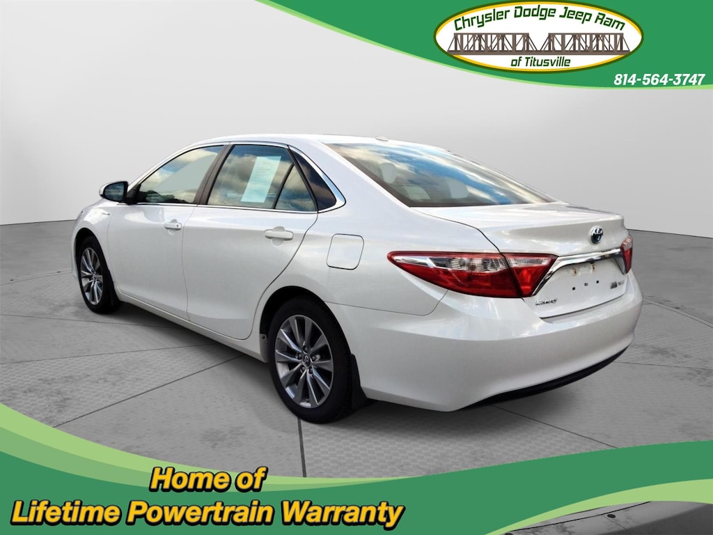 2017 Toyota Camry Hybrid LE photo 4