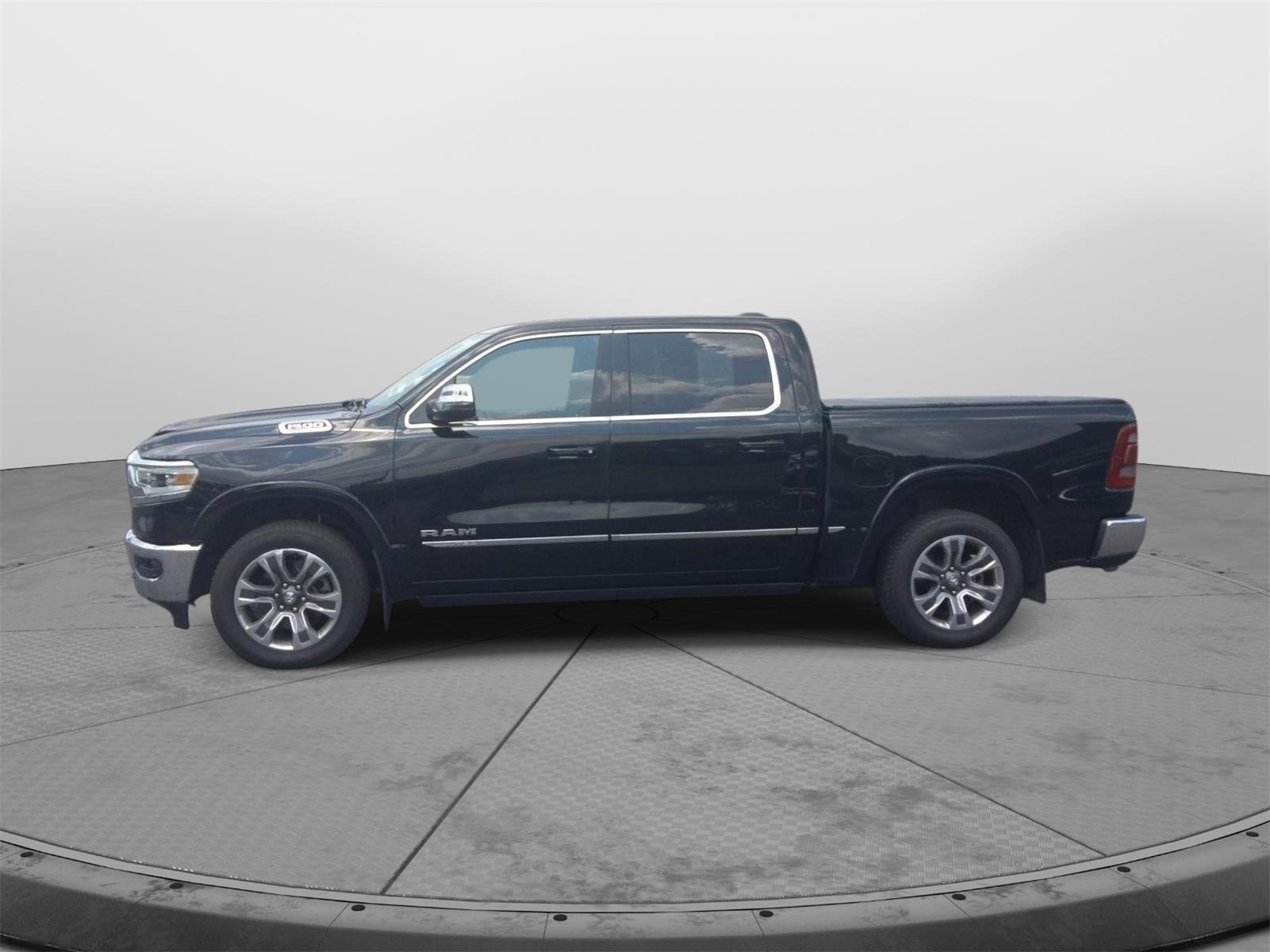 2023 Ram 1500 Limited photo 2
