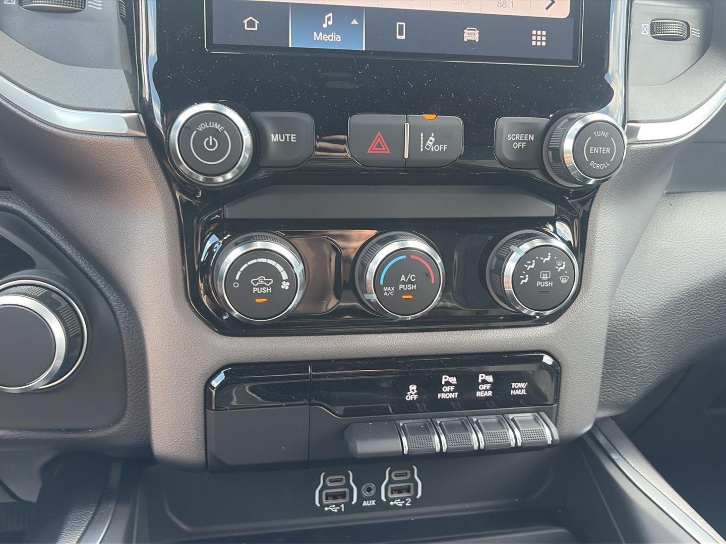 2026 RAM 1500 Express - Photo 23