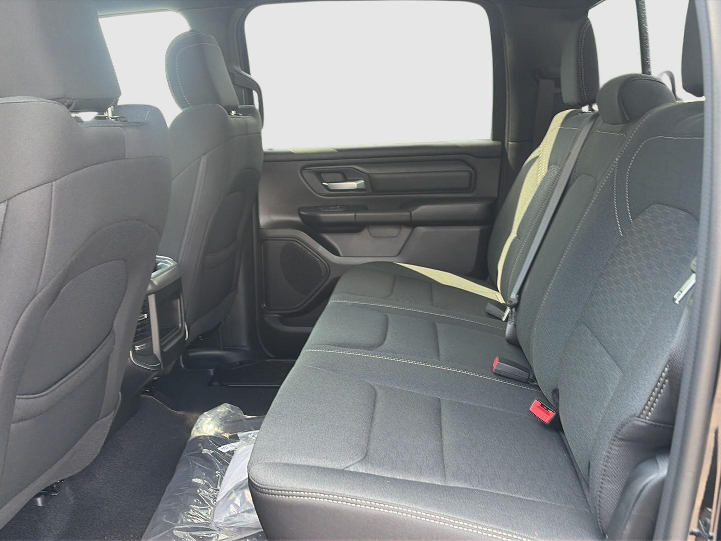 2026 RAM 1500 Express - Photo 33