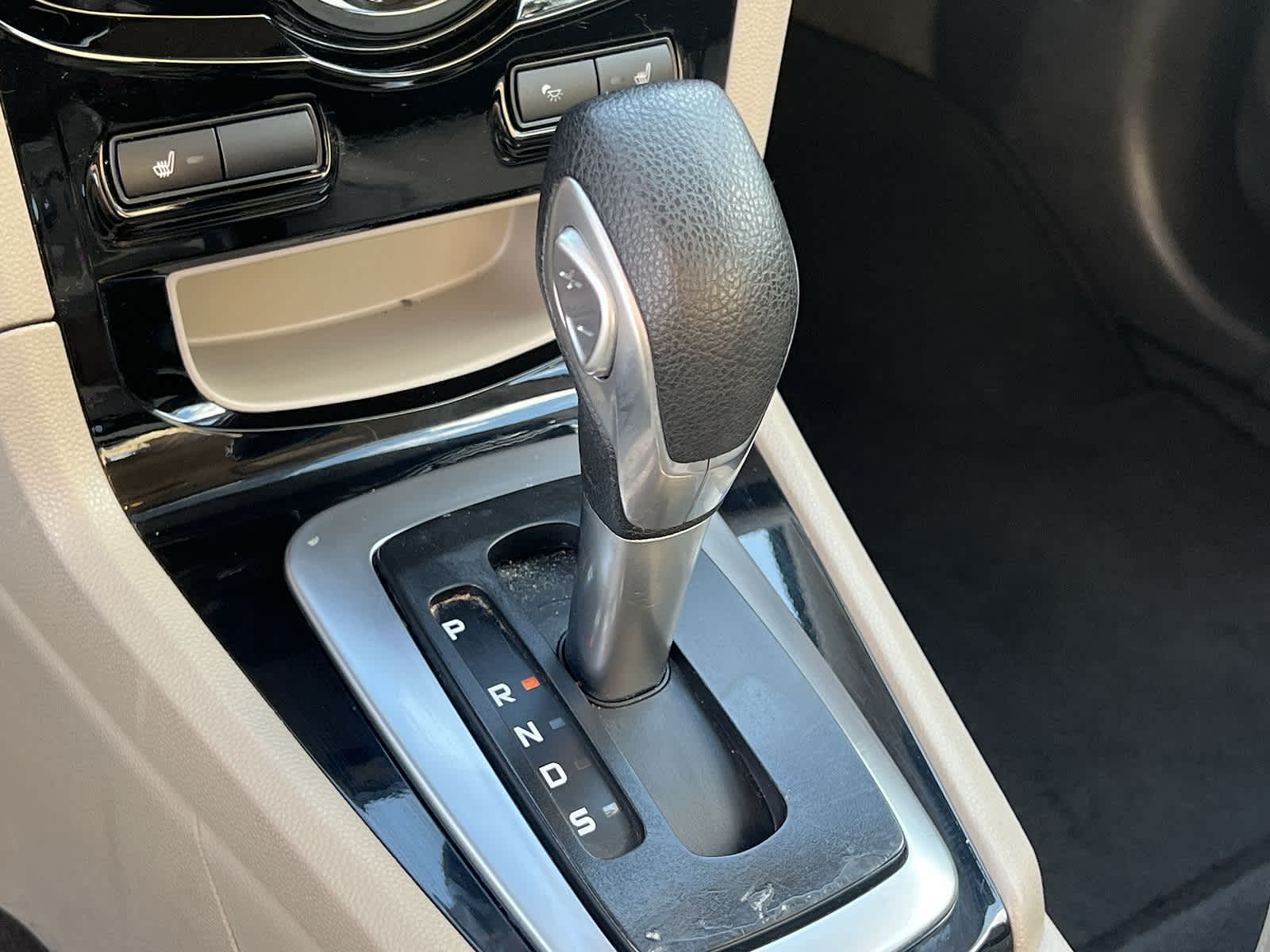 2016 Ford Fiesta Titanium 34