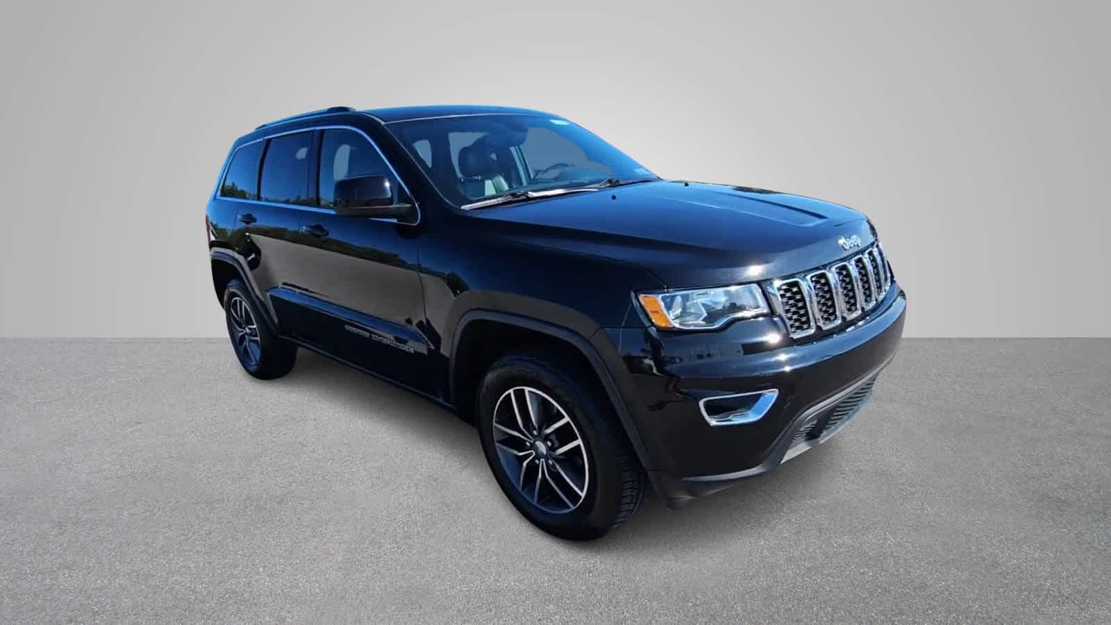 Certified 2018 Jeep Grand Cherokee Laredo E with VIN 1C4RJFAG4JC476917 for sale in Morgantown, WV