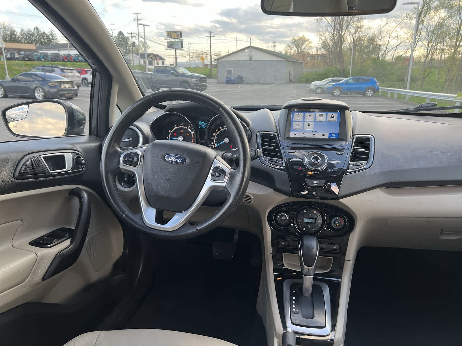 2016 Ford Fiesta Titanium 27