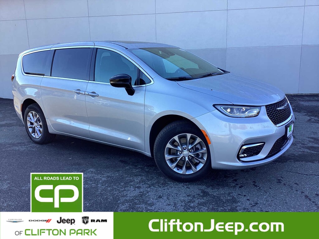 New 2026 Chrysler Pacifica SELECT AWD Passenger Van