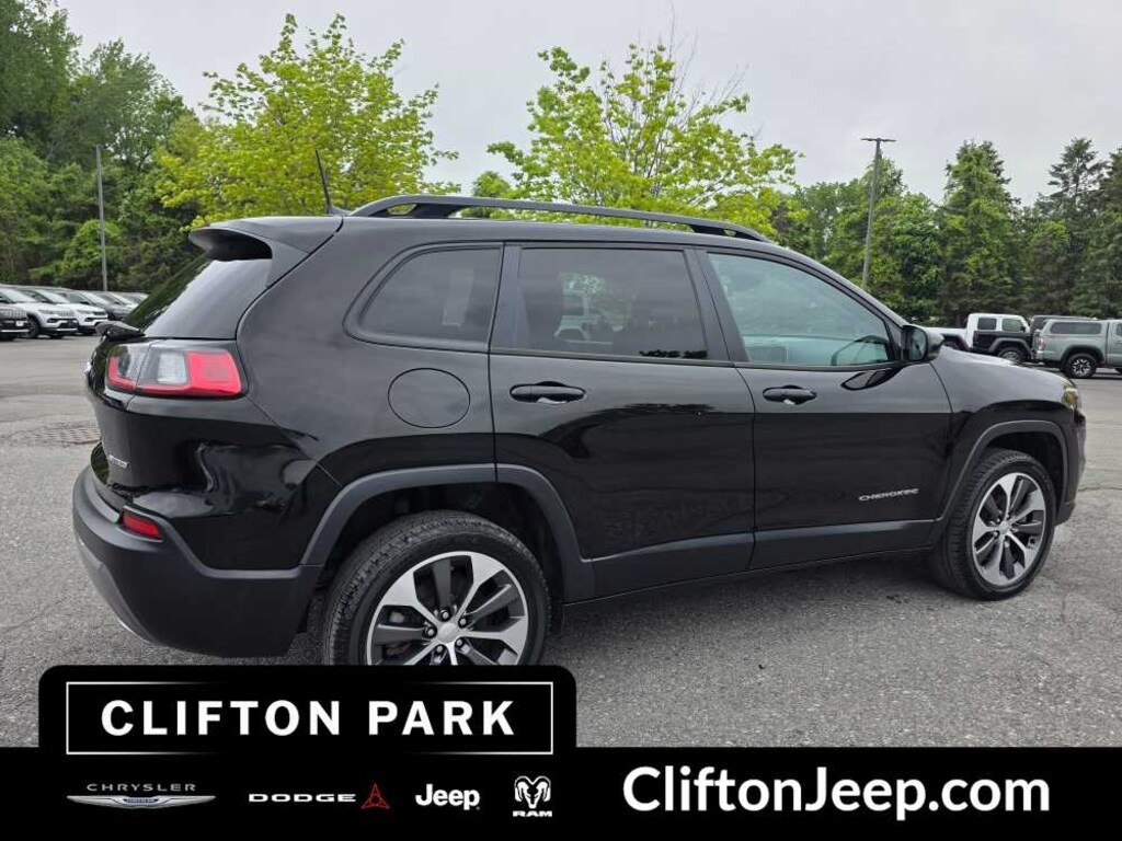 Used 2022 Jeep Cherokee Limited 4x4