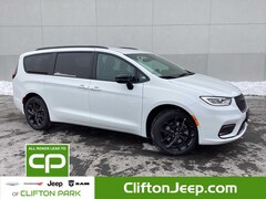 2026 Chrysler Pacifica SELECT AWD Passenger Van