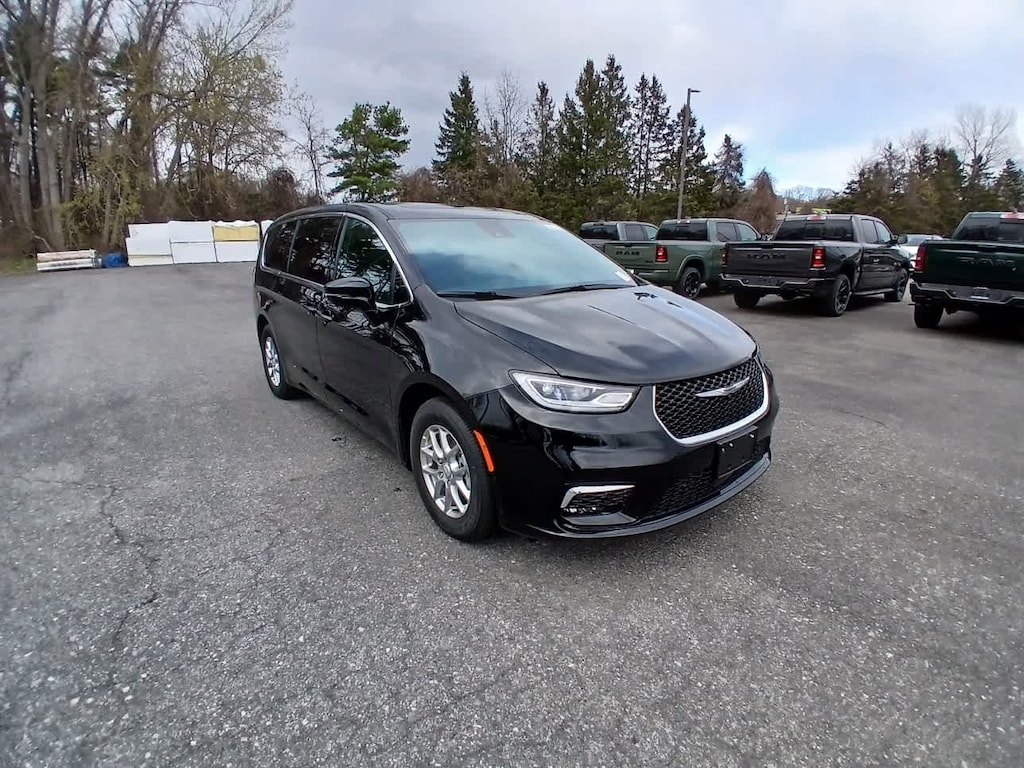 New 2026 Chrysler Pacifica SELECT Passenger Van