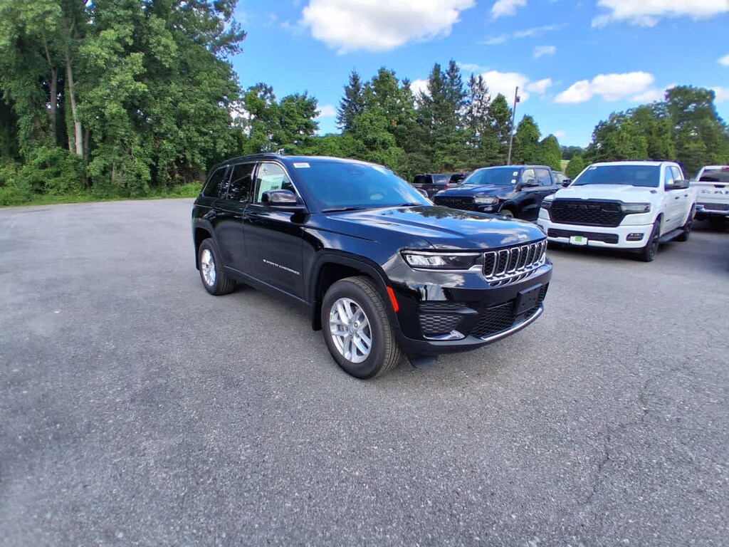 New 2026 Jeep Grand Cherokee LAREDO 4X4 Sport Utility