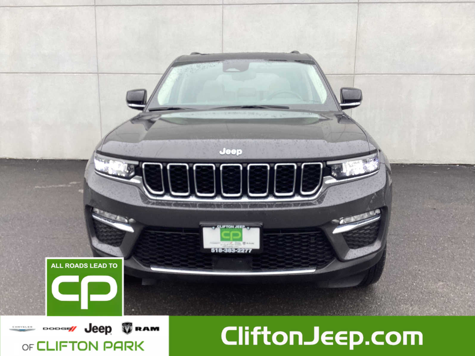 2022 Jeep Grand Cherokee Limited photo 2