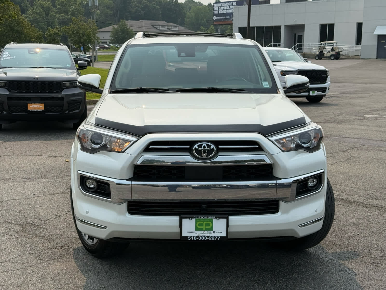 2022 Toyota 4Runner Limited photo 2