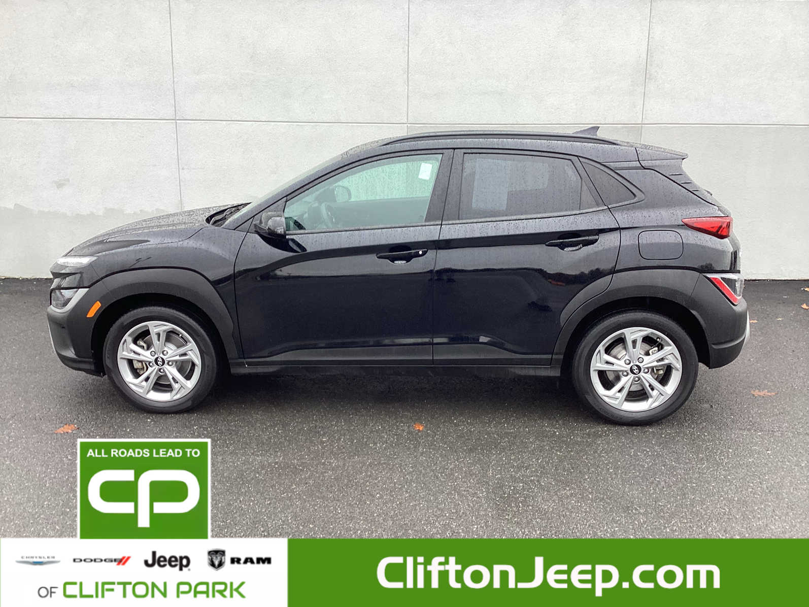 2023 Hyundai Kona SEL photo 2