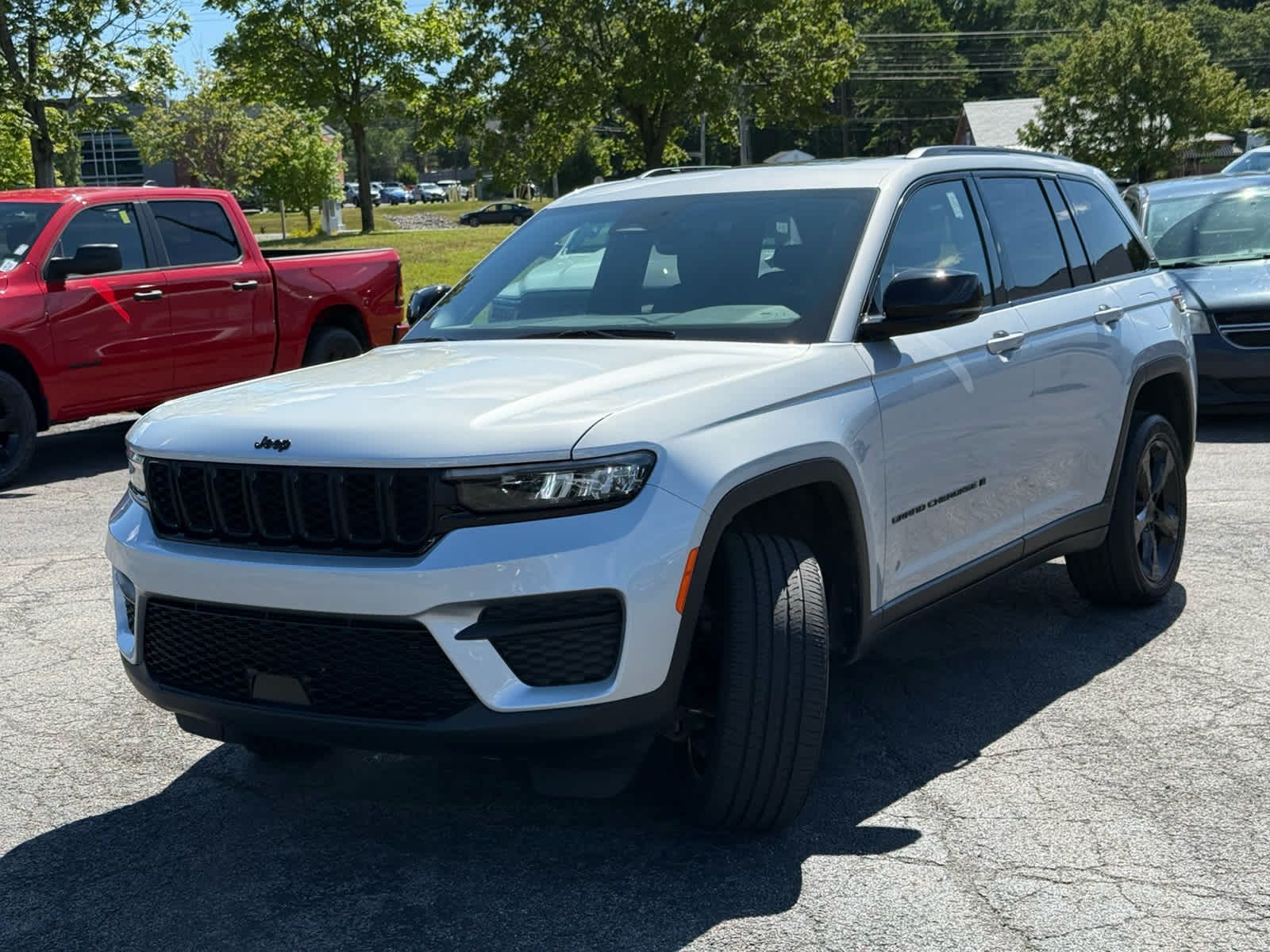 2023 Jeep Grand Cherokee Altitude X photo 3