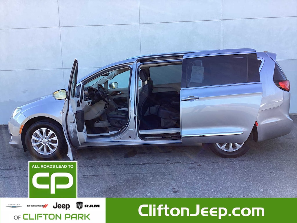 Used 2019 Chrysler Pacifica Touring L FWD