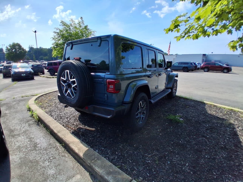 New 2026 Jeep Wrangler 4-DOOR SAHARA Sport Utility