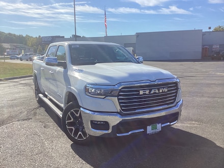 2026 Ram 1500 LARAMIE CREW CAB 4X4 5'7 BOX Pickup