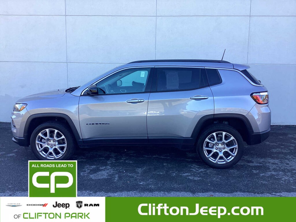 Used 2022 Jeep Compass Latitude Lux 4x4