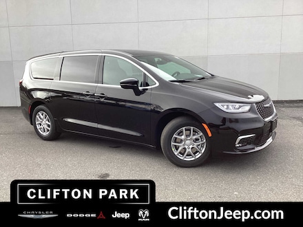 2026 Chrysler Pacifica SELECT Passenger Van