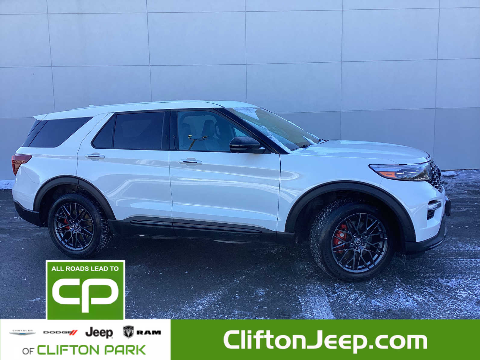 2022 Ford Explorer ST's photo
