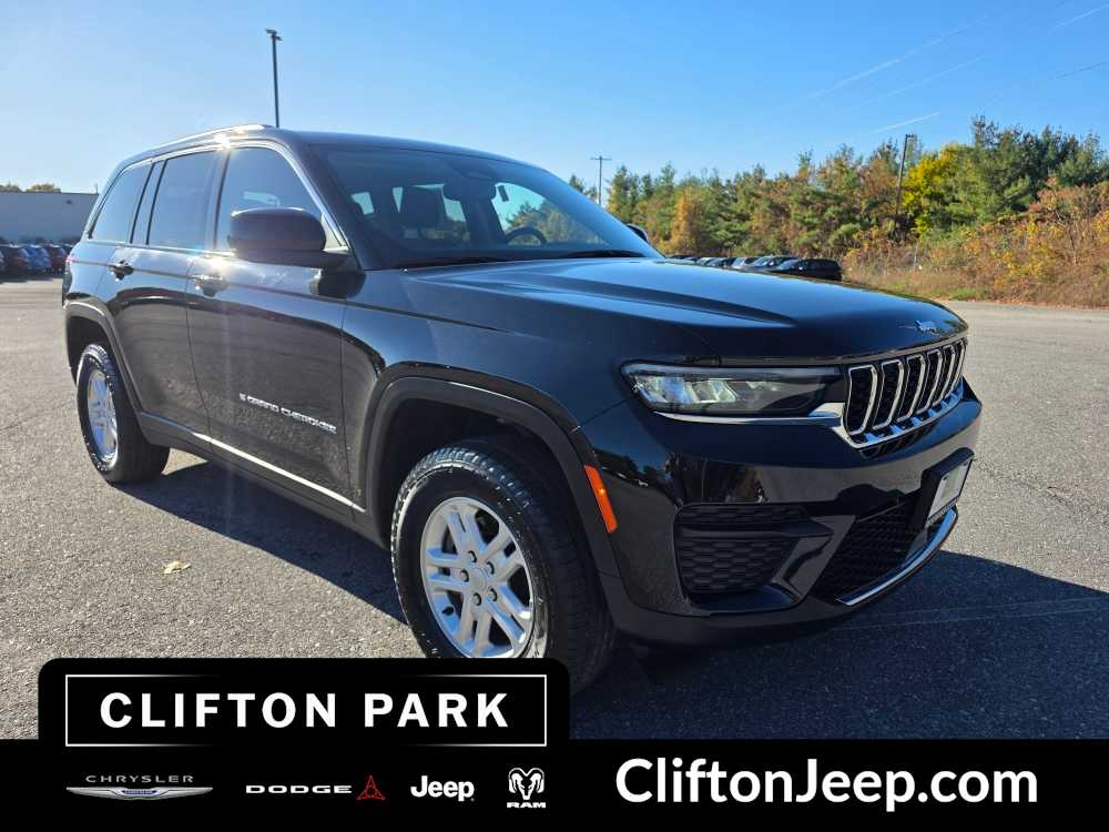 Used 2023 Jeep Grand Cherokee Laredo 4x4