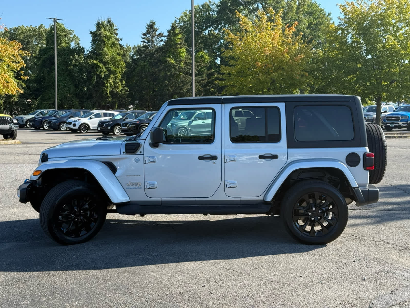 2023 Jeep Wrangler 4xe Sahara photo 4