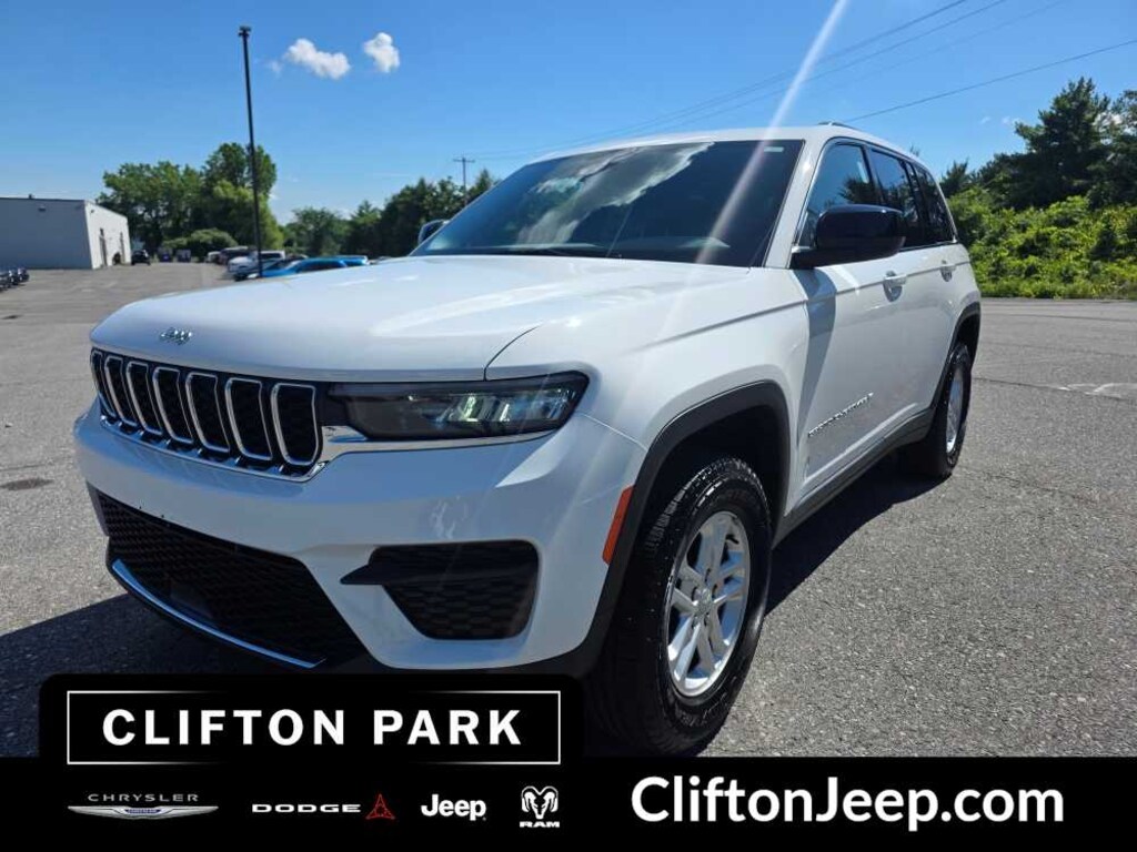 Certified 2024 Jeep Grand Cherokee Laredo 4x4