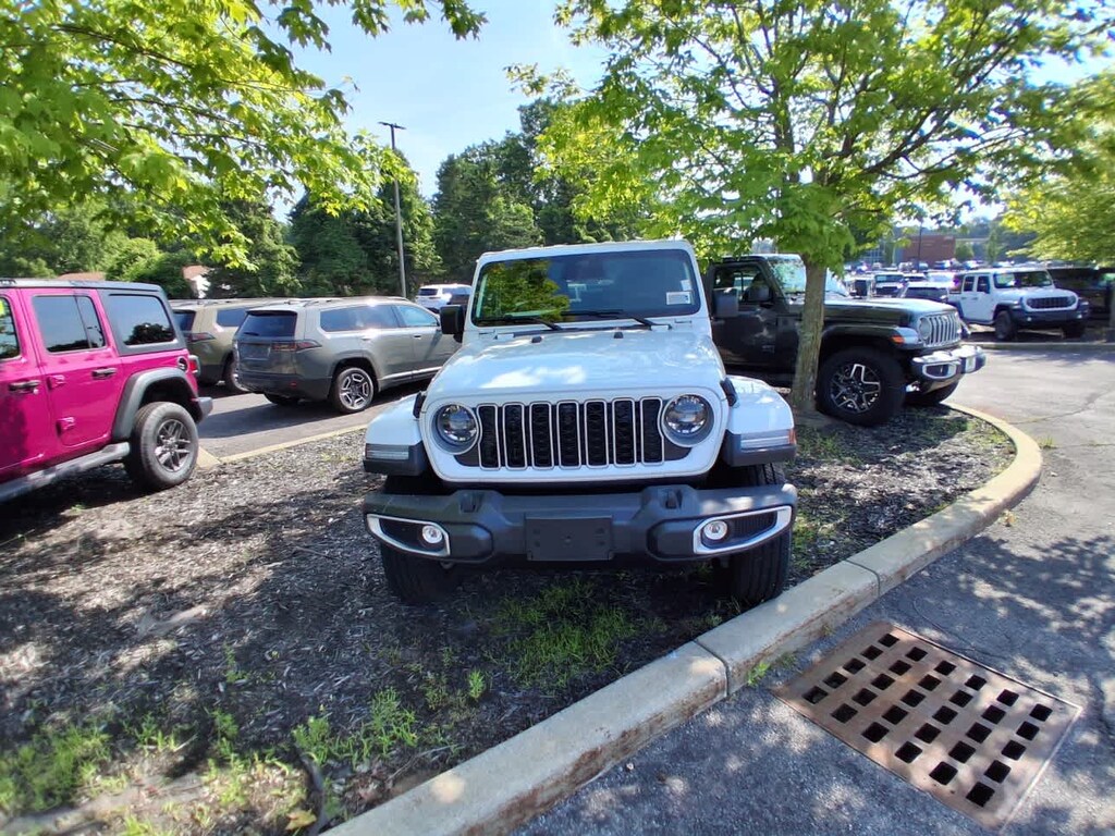 New 2026 Jeep Wrangler 4-DOOR SAHARA Sport Utility