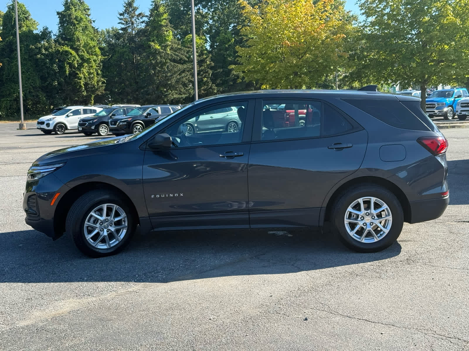 2022 Chevrolet Equinox LS photo 4