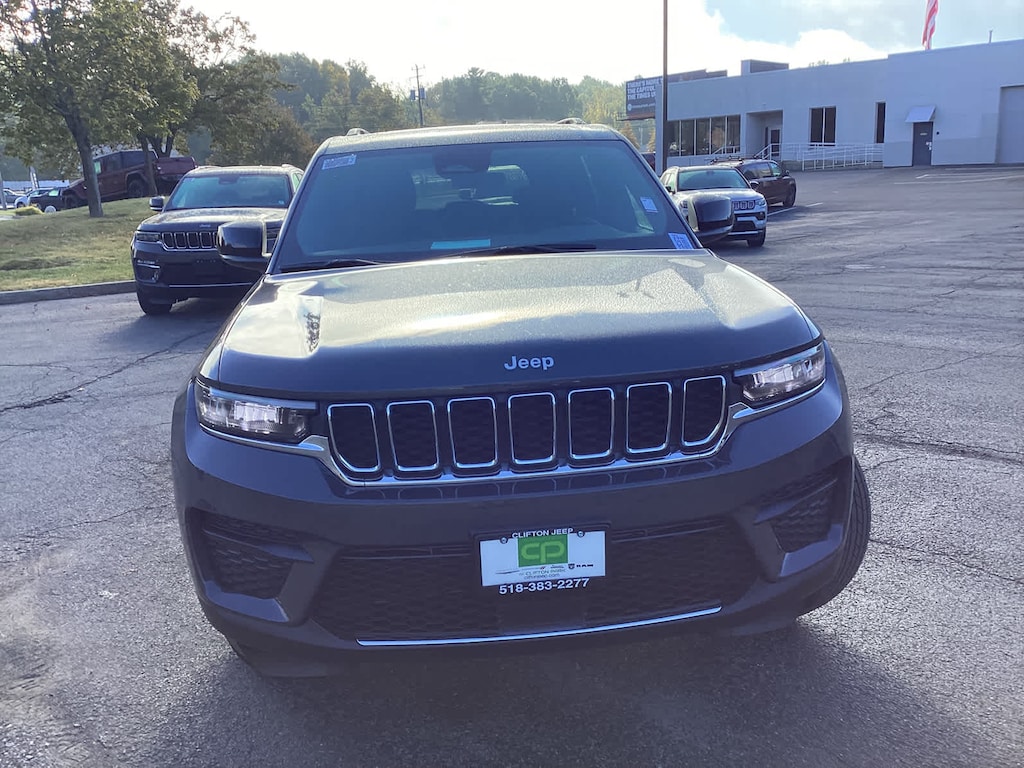 New 2025 Jeep Grand Cherokee LAREDO X 4X4 Sport Utility