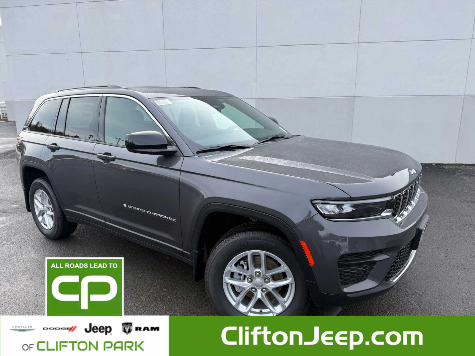 2025 Jeep Grand Cherokee Laredo's photo