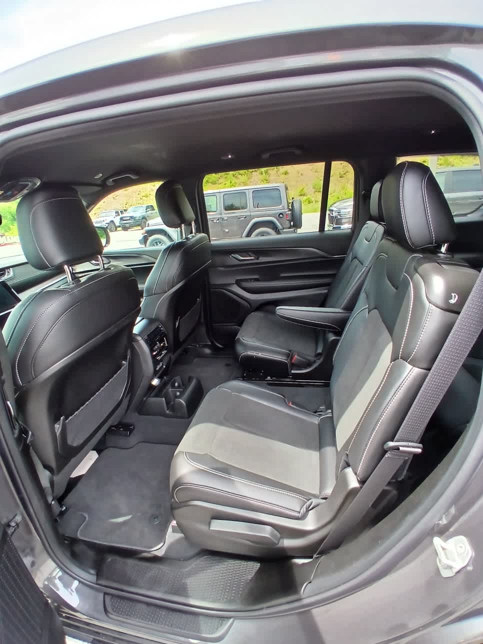 2025 Jeep Grand Cherokee L Altitude - Photo 13