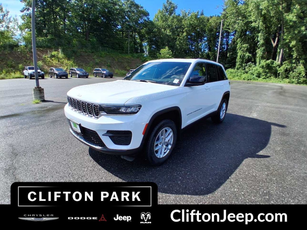 New 2026 Jeep Grand Cherokee LAREDO X 4X4 Sport Utility