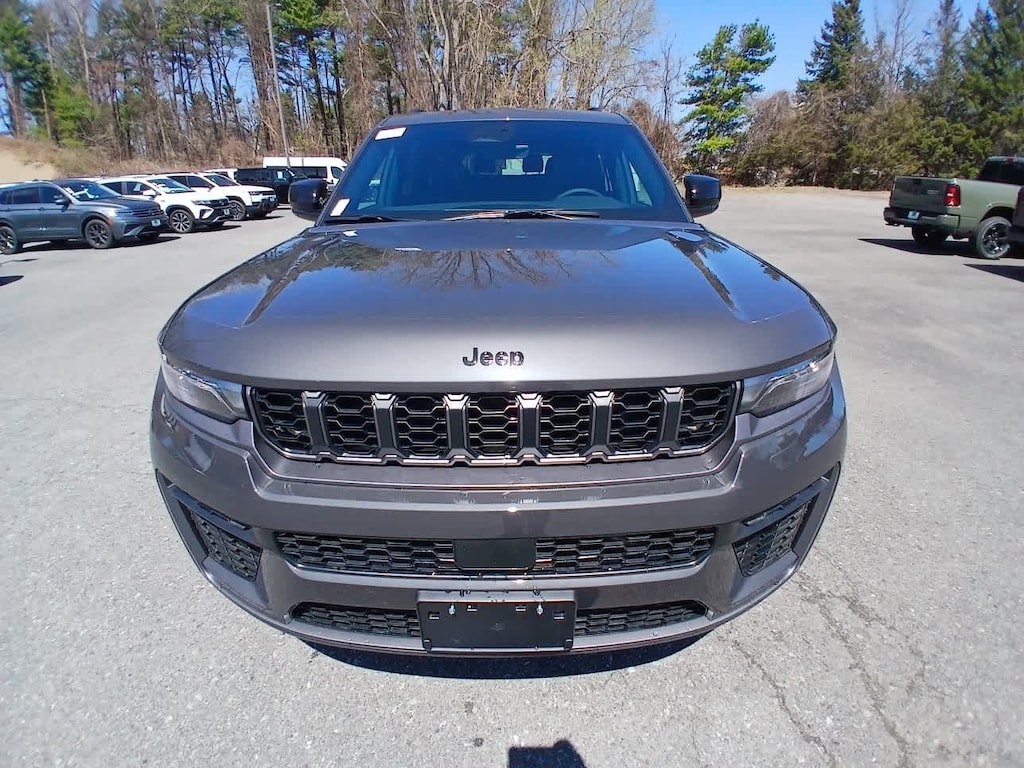 New 2026 Jeep Grand Cherokee L LAREDO ALTITUDE 4X4 Sport Utility