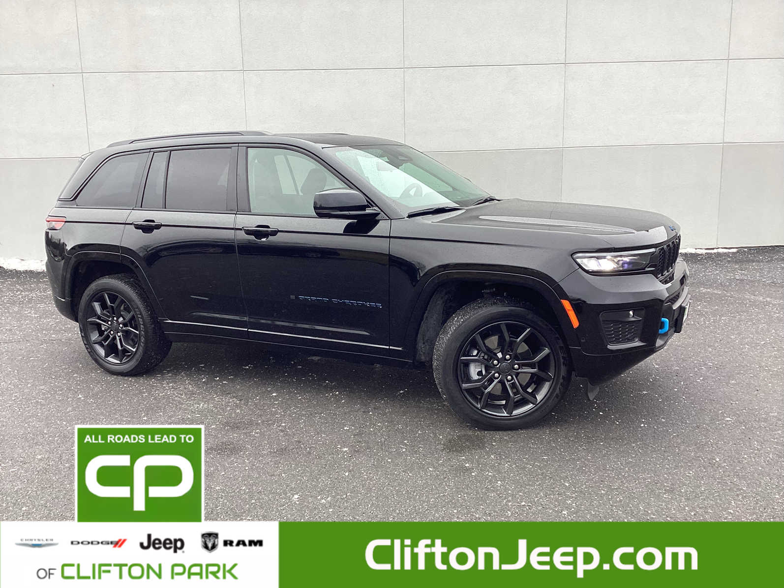 2023 Jeep Grand Cherokee 30th Anniversary 4xe's photo