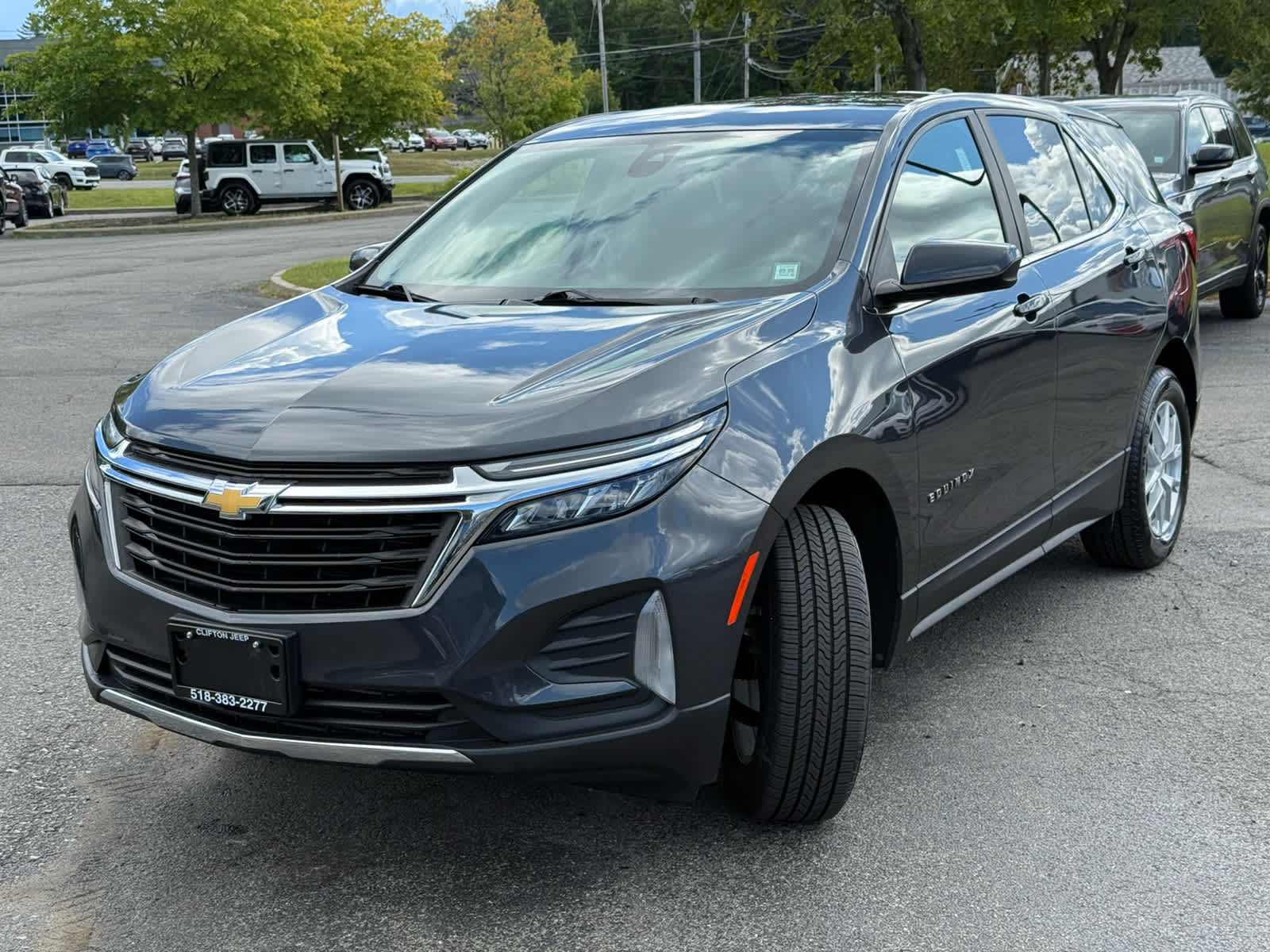 2023 Chevrolet Equinox LT photo 3