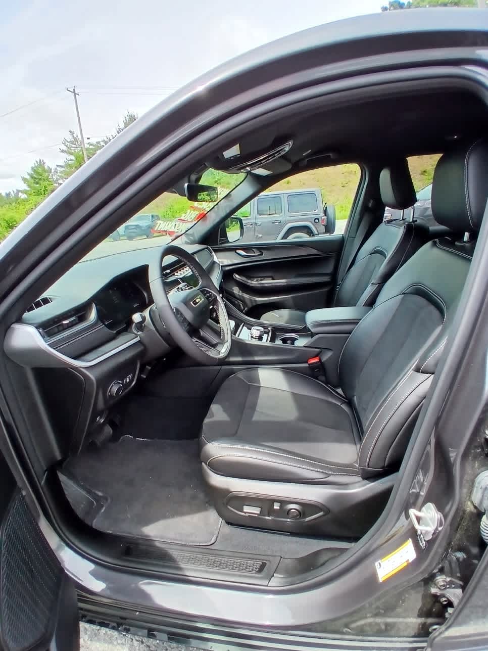 2025 Jeep Grand Cherokee L Altitude - Photo 10