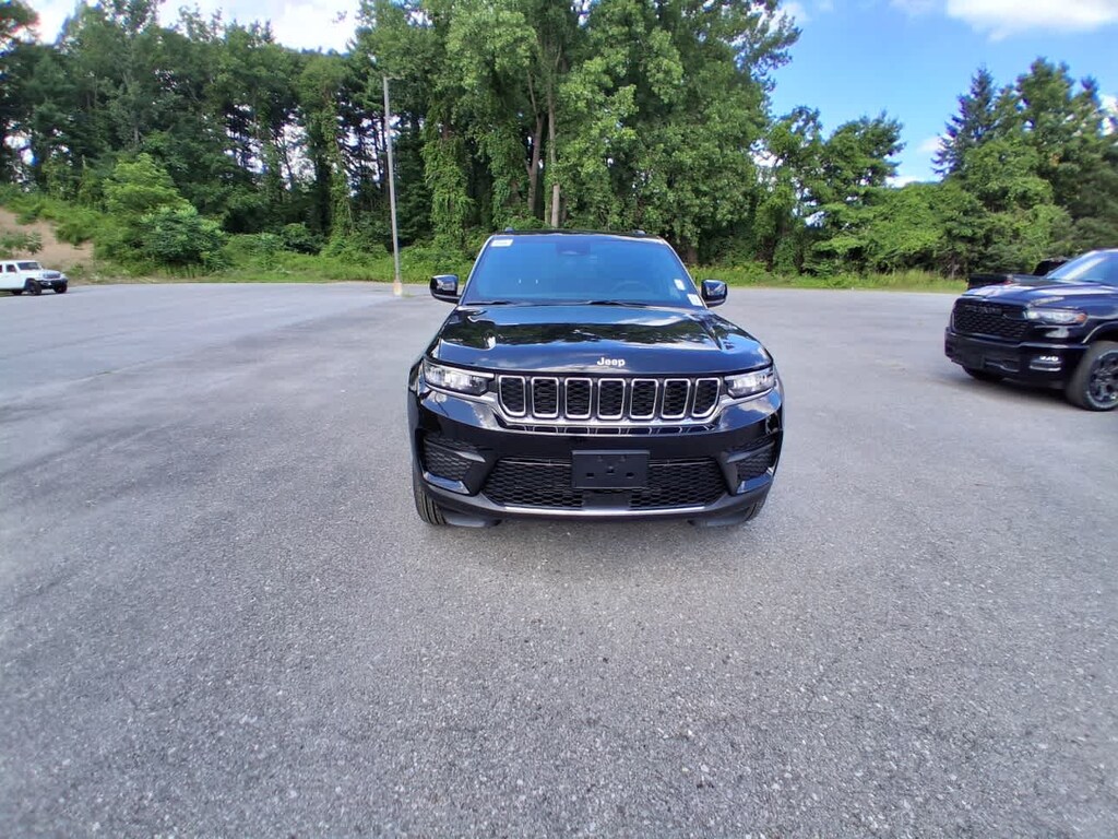 New 2026 Jeep Grand Cherokee LAREDO 4X4 Sport Utility