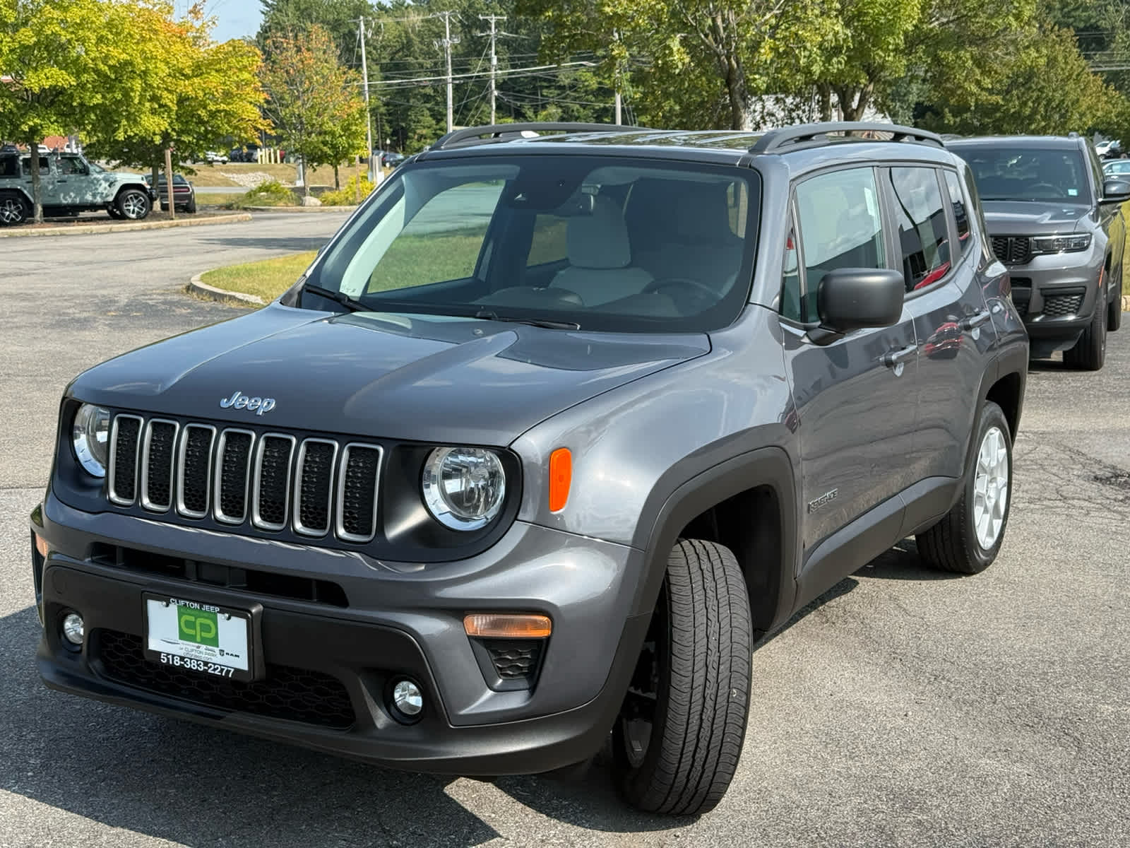 2022 Jeep Renegade Latitude photo 3