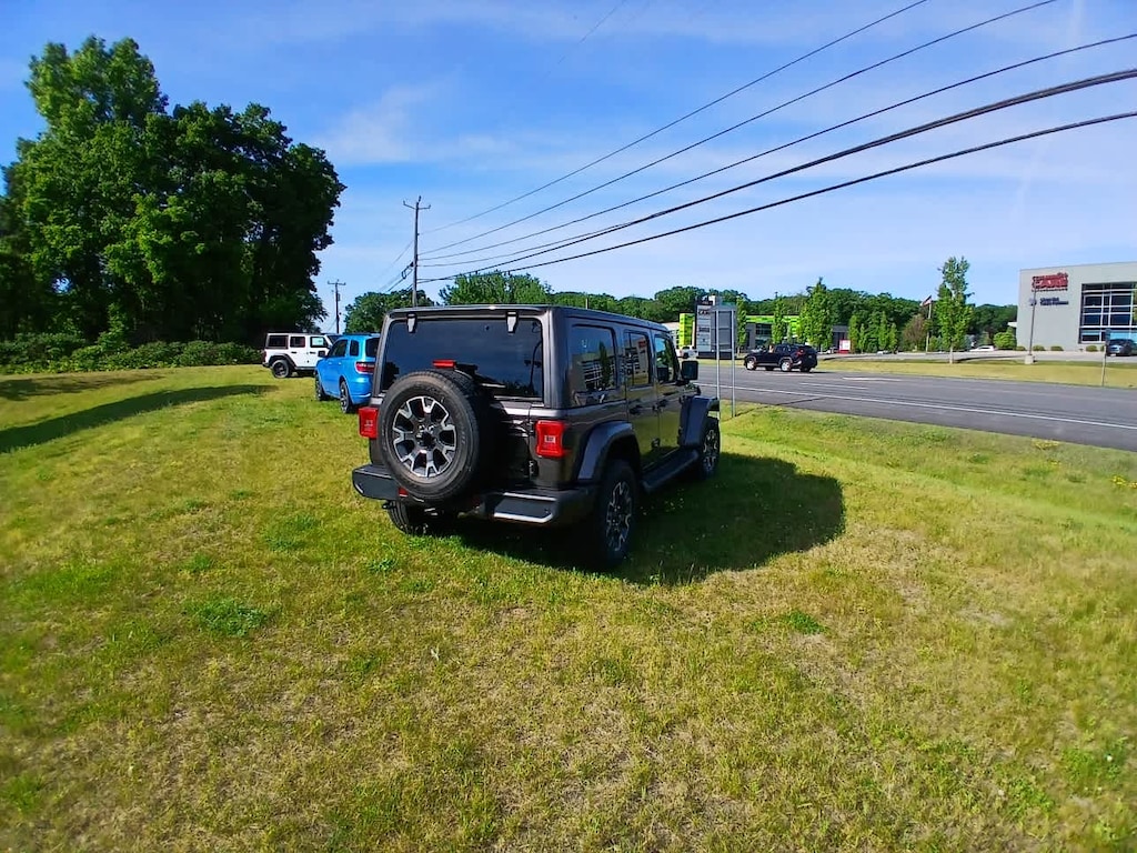 New 2026 Jeep Wrangler 4-DOOR SAHARA Sport Utility