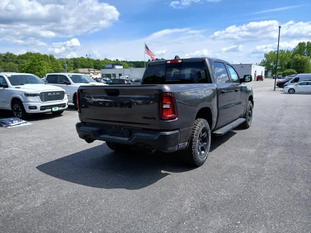 New 2026 Ram 1500 WARLOCK CREW CAB 4X4 5'7 BOX Pickup