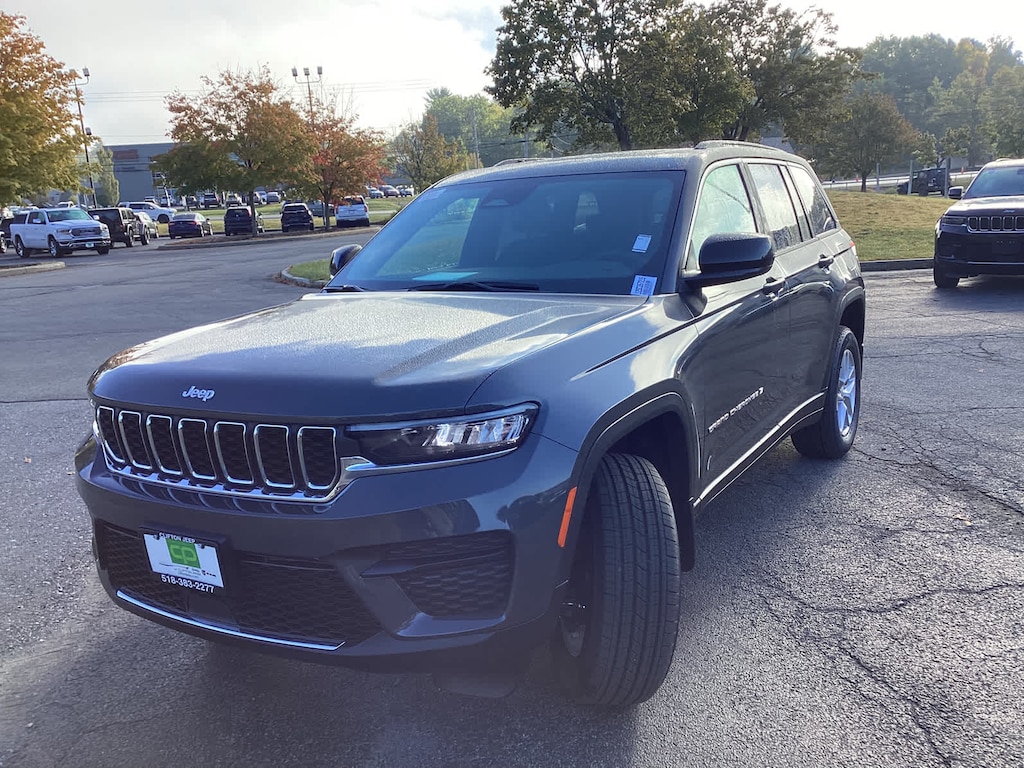 New 2025 Jeep Grand Cherokee LAREDO X 4X4 Sport Utility
